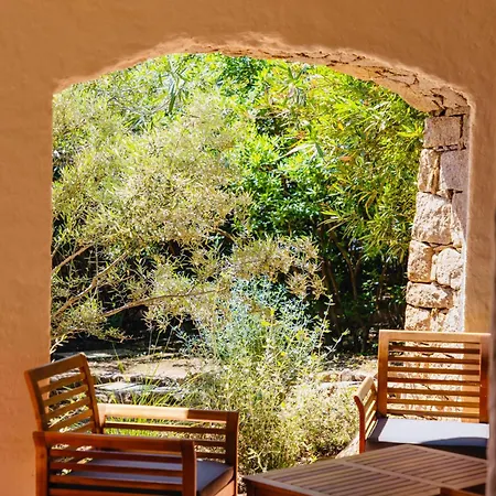 Hotell Balamb Garden A Cinarchesa